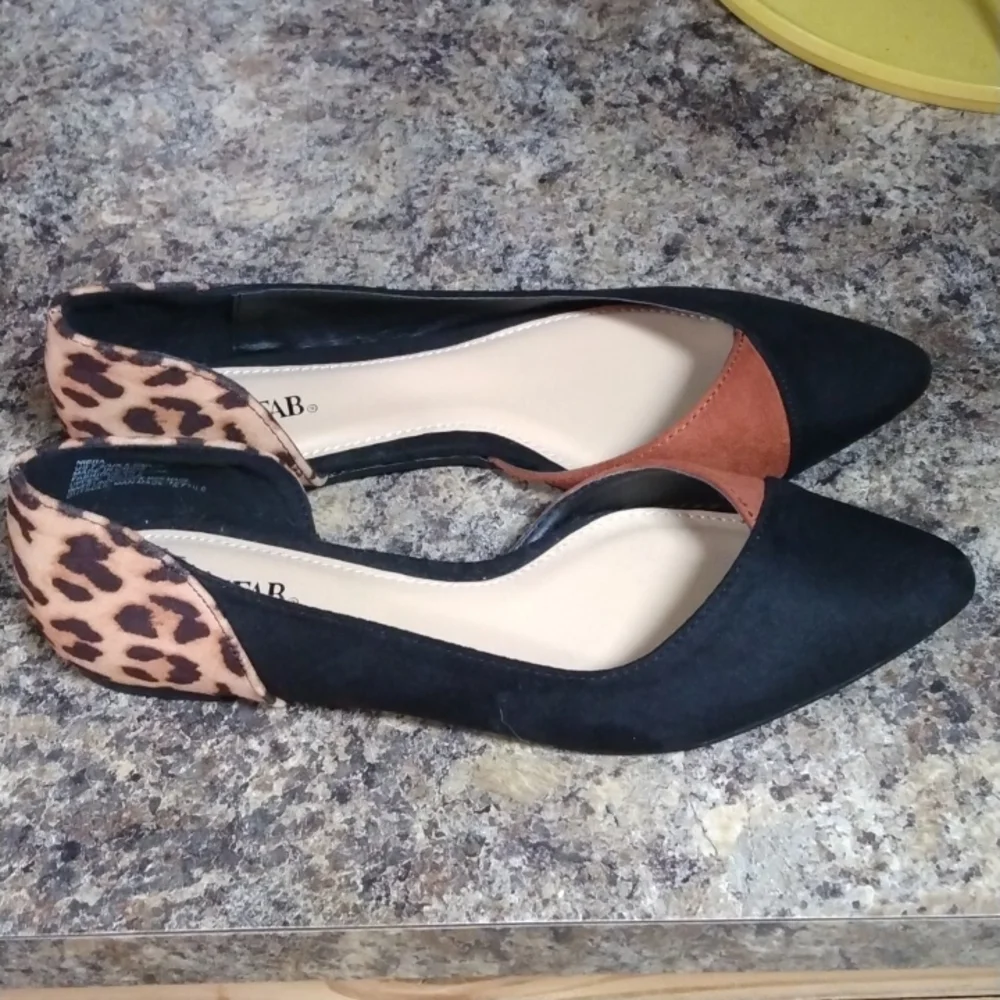 2 FOR $15 BUNDLE SALE! New flat shoes, animal print - Picture 2 of 5